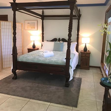 Taj On Byrnes - Private Luxury Apartment Mareeba Esterno foto