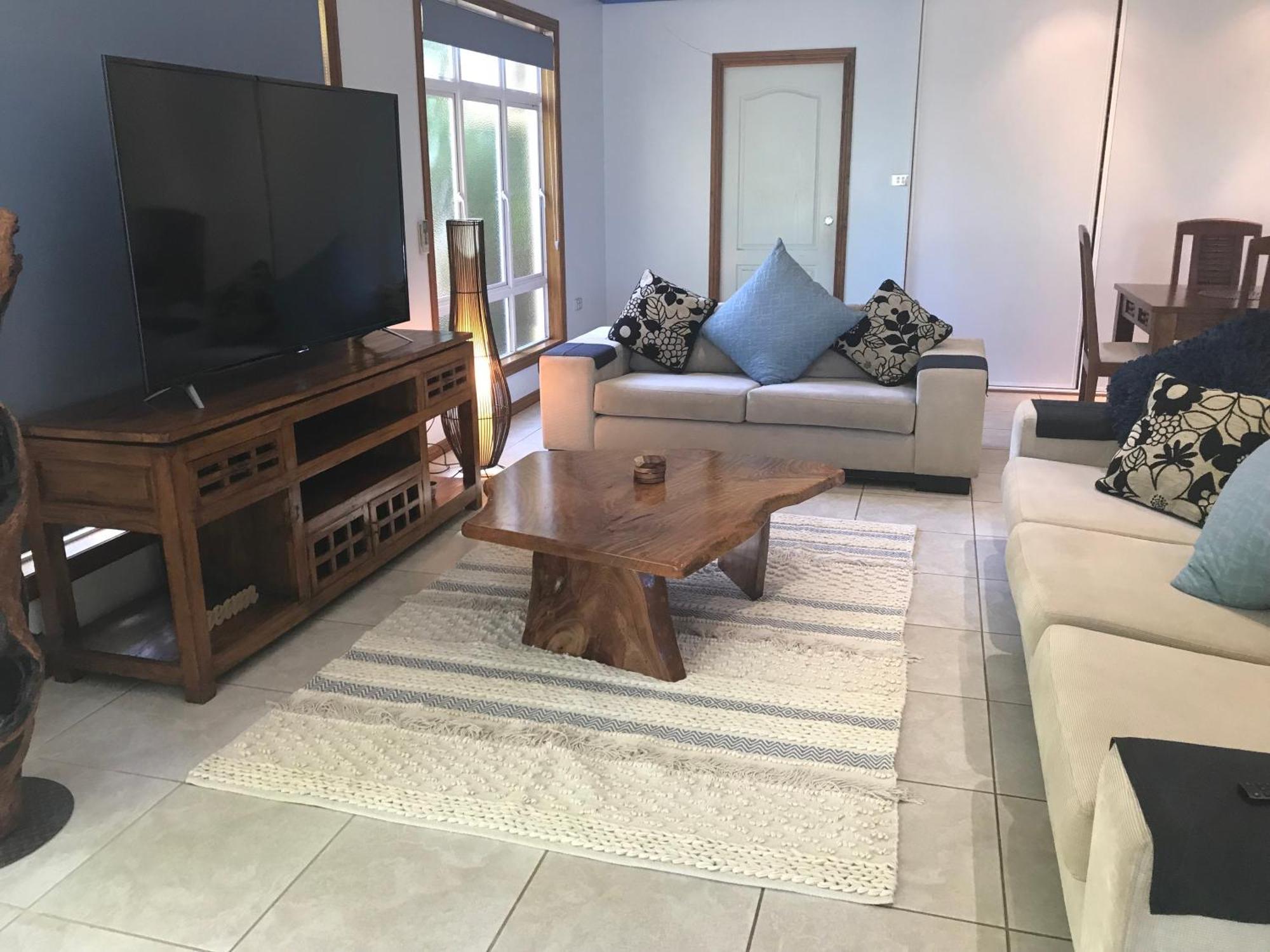 Taj On Byrnes - Private Luxury Apartment Mareeba Esterno foto