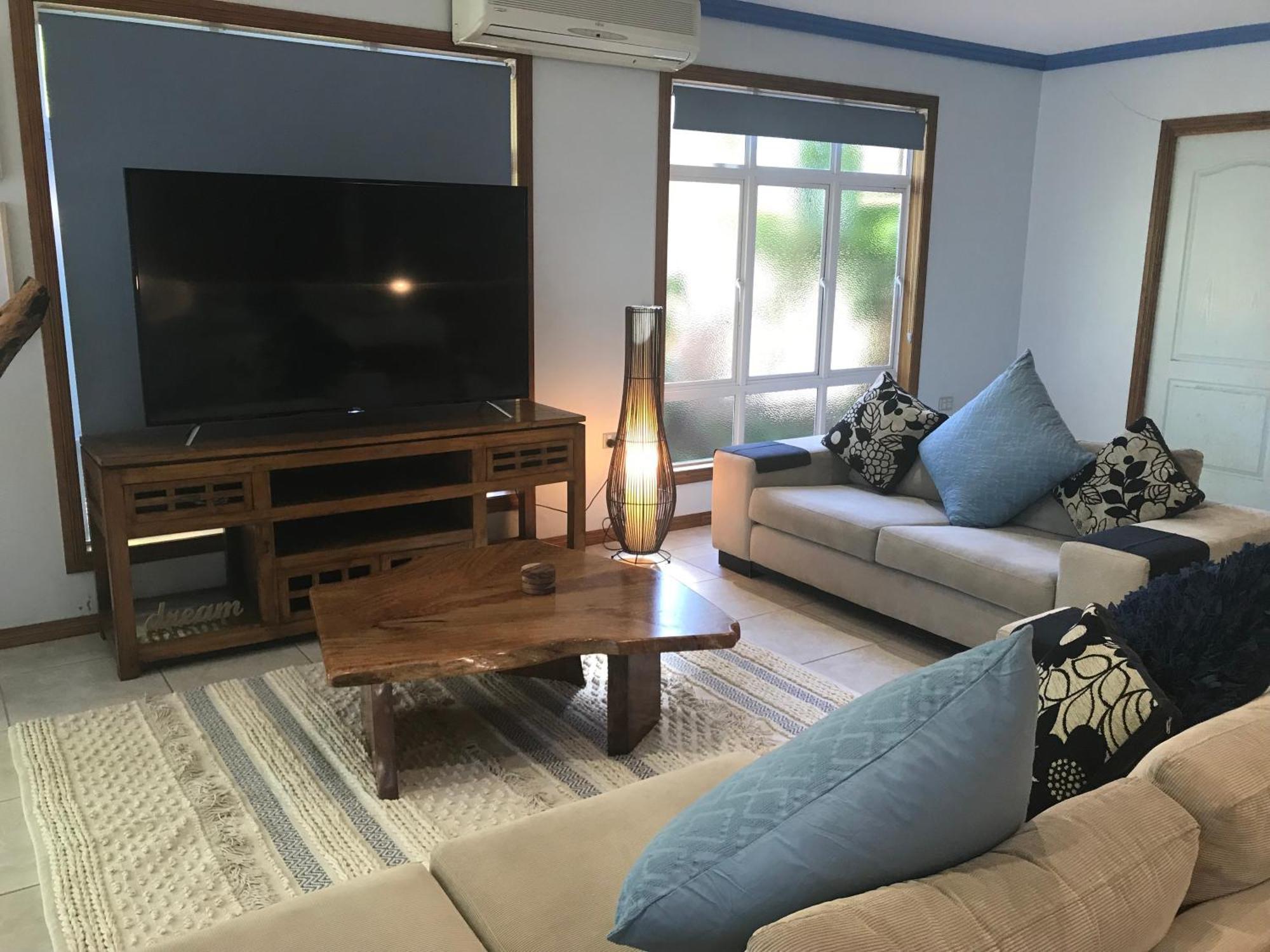 Taj On Byrnes - Private Luxury Apartment Mareeba Esterno foto